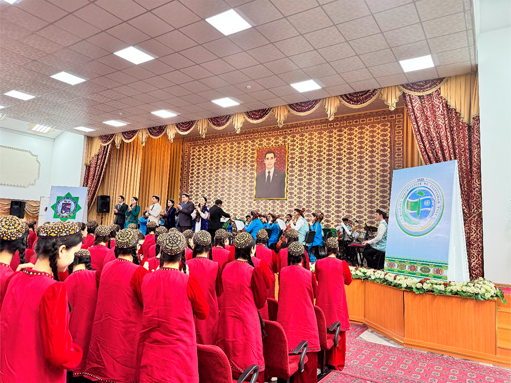 “Parahatçylyk sazy – dost doganlyk aýdymy” atly bilelikdäki konsert